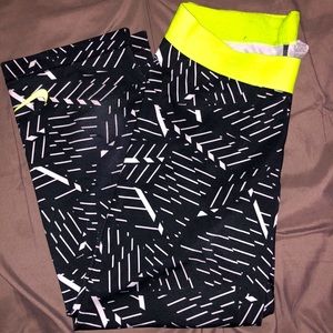 Nike cropped active leggings